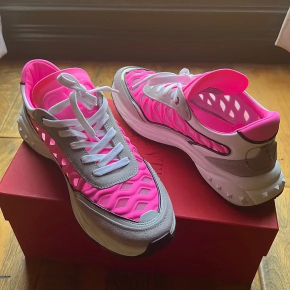 Ready Go Runner Sneaker size 40